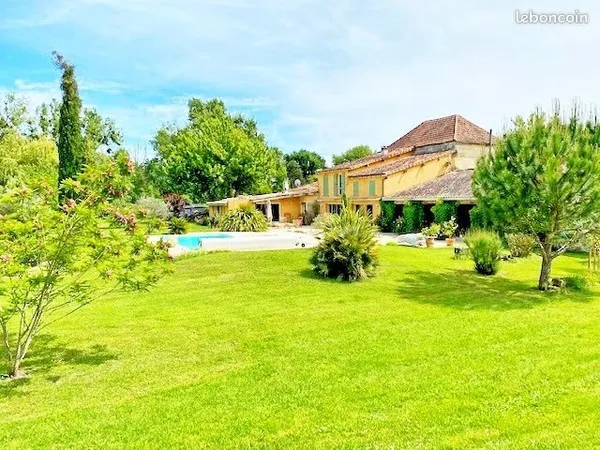 Propriété 12 pièces 400 m²