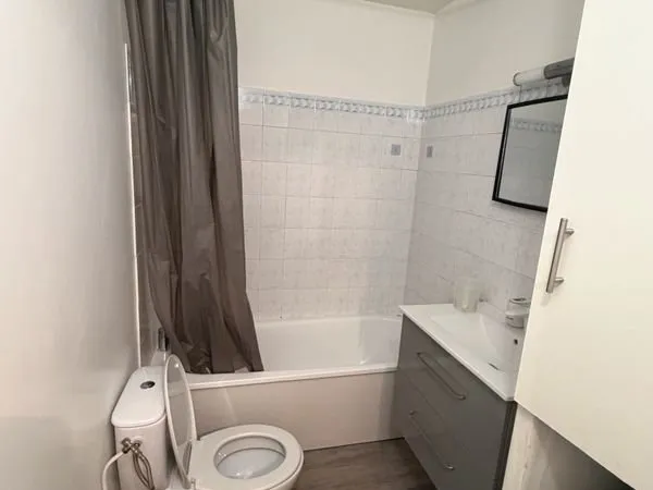 Appartement T2 meublé en face de la gare RER E Gagny