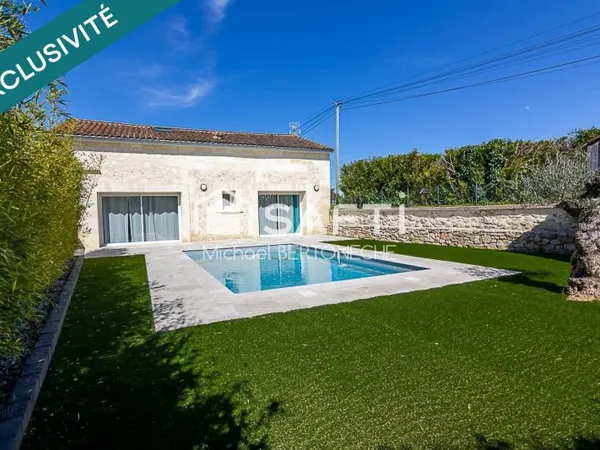 .Maison en pierre rénovée 125 m² - 4 chambres - Piscine chauffée - Terrain 500 m² - Faible entretien