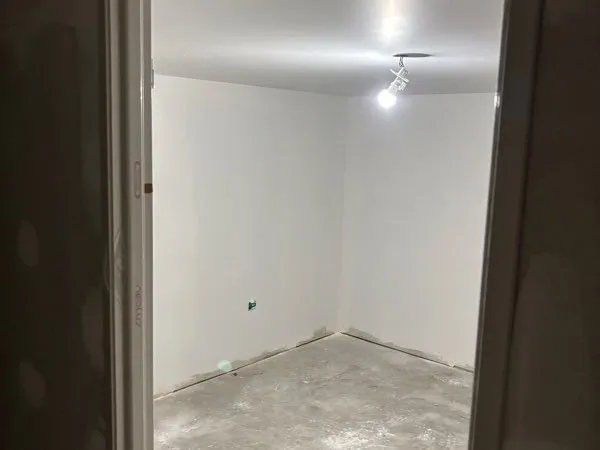 Stockage Vente Valserhône  13m² 275€