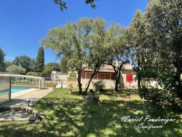 Charme, volumes et confort - Belle demeure familiale avec piscine UCHAUX (84) - 8 pièces, environ 21