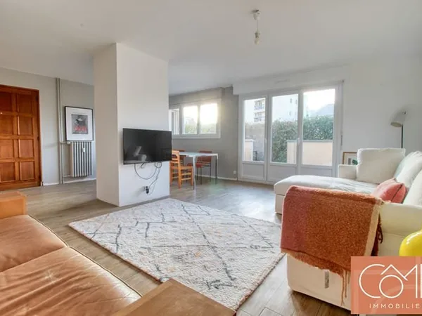 APPARTEMENT TYPE 3 - 78M² - EXPOSITION EST / OUEST - PARKING & CAVE - QUARTIER FOUGÈRES / GAYEULLES 