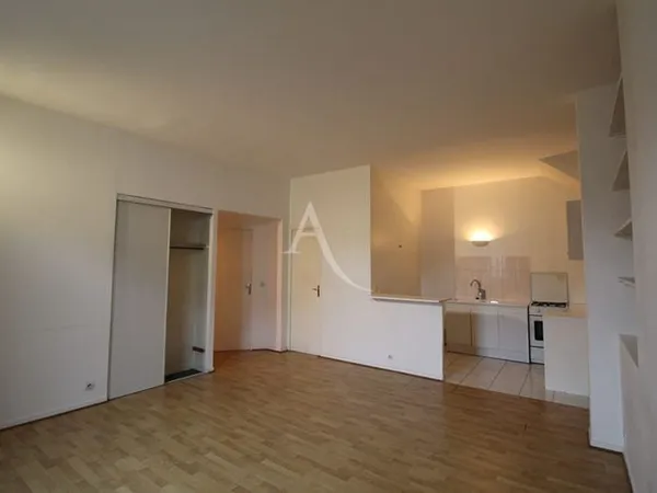A VENDRE DIJON PLACE BARBE T2 - 42.m2 avec place de parking