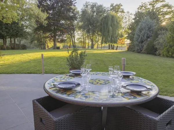 Vivre au bord du Lac : Bien d'exception Juvigny en Champagne