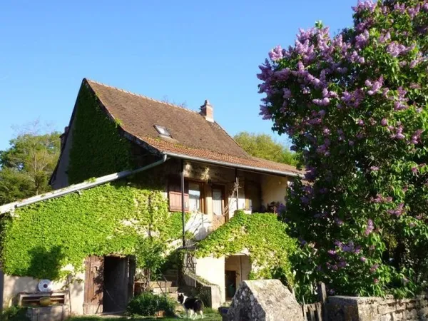 MAISON EN PIERRE