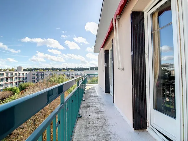 APPARTEMENT RUEIL-MALMAISON BORD DE SEINE 3 PIECES 2 CHAMBRES DERNIER ETAGE BALCON EXPOSITION SUD A 