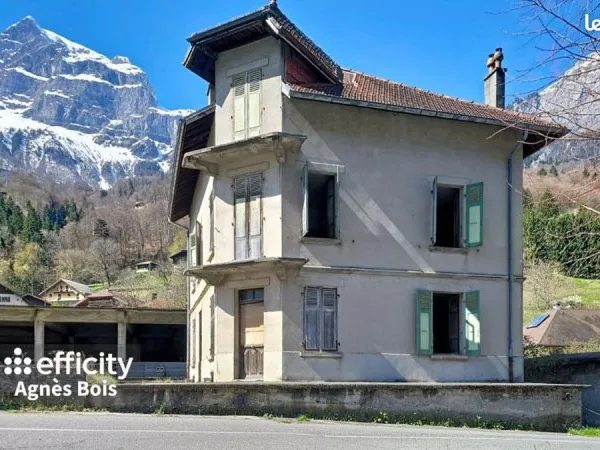 Maison 8 pièces 229 m²