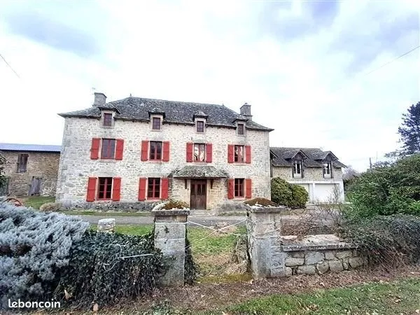Maison 9 pièces 245 m²