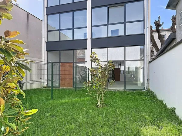 BAS MONTREUIL PROCHE VINCENNES, AVENUE DU PRESIDENT WILSON , BATIMENT AU CALME SUR COUR TRIPLEX 4 PI