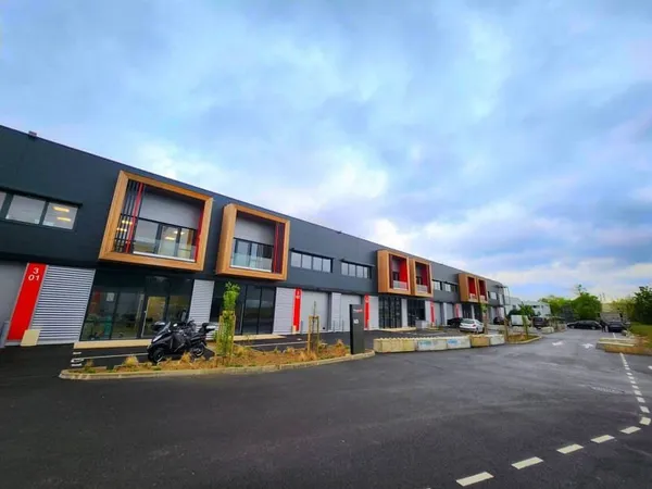 Local d'activité 1286 m²