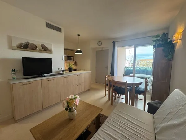 Appartement T2 vue sur le Port avec terrasse et stationnement