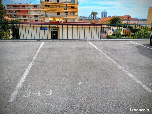 Stationnement Location Saint-Laurent-du-Var   100€