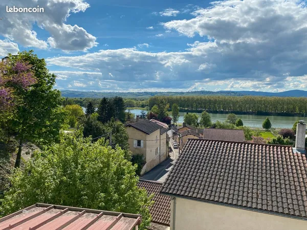 Duplex t4 avec terrasse jardinet et garage ferme