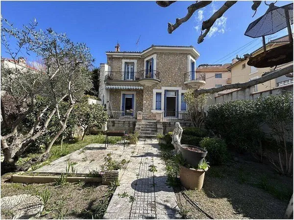 Maison 6 pièces 166 m²