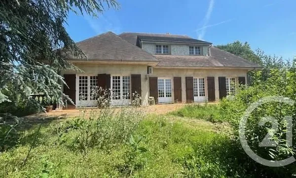 Maison 9 pièces 240 m²