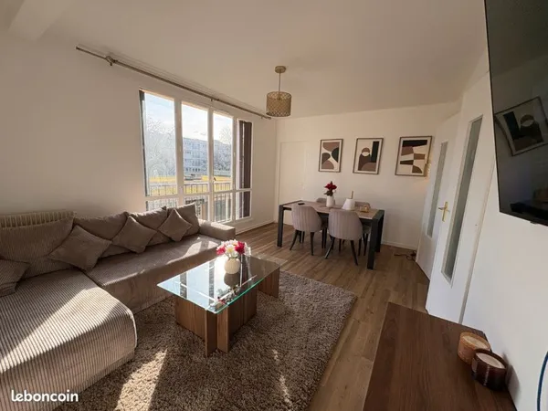 F3 61 m² rénové - Centre-ville Choisy-le-Roi - Cuisine neuve - 1 Min du Tram 9 / RER C - Possible me