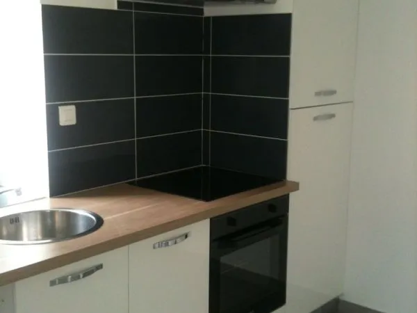 Maison de 3 pièces 1km de la gare commerce 899€