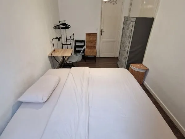 Chambre en colocation dans un appart à Place TOURNY disponible de suite
