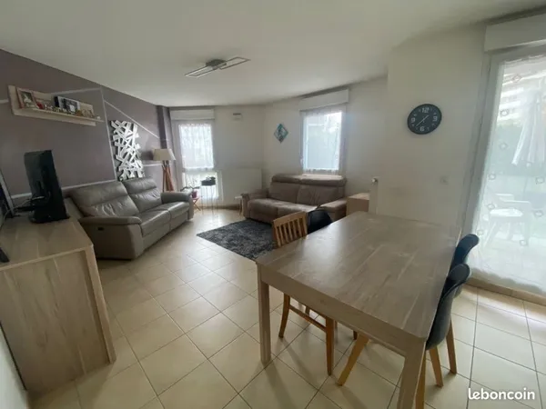 ANNECY - SEYNOD centre, Appartement T3, 69 m2, grande terrasse