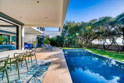 Maison 1 pièce 540 m²