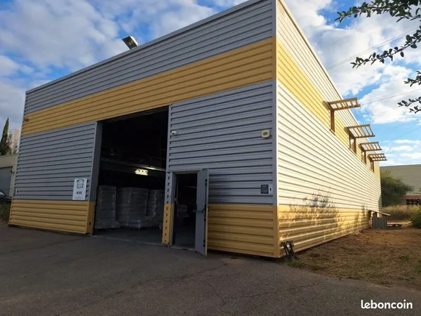 Dépôt à louer 600 m²