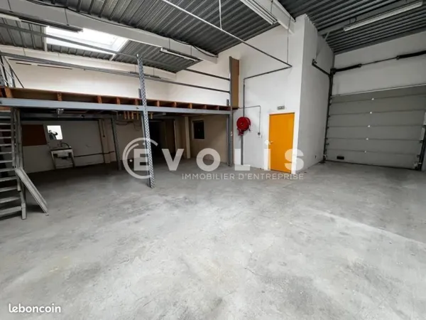 Local d'activité 250 m²