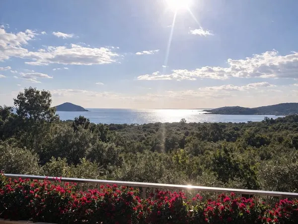 STE LUCIE DE PORTO VECCHIO : VILLA DE LUXE VUE MER AVEC PISC
