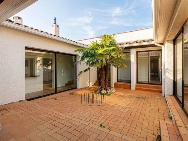 Maison de 214m2 avec Jardin Patio Piscine