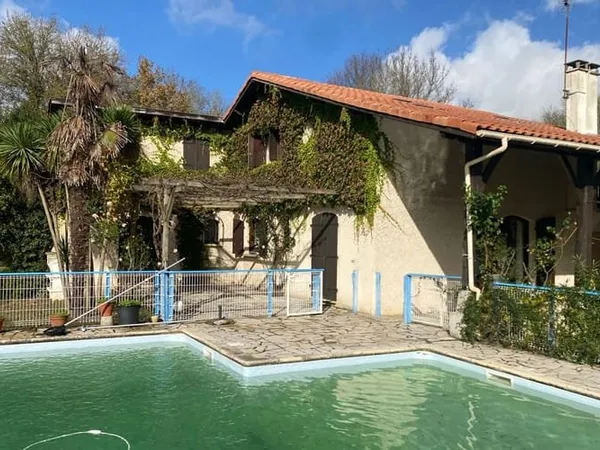 Maison 8 pièces 229 m²