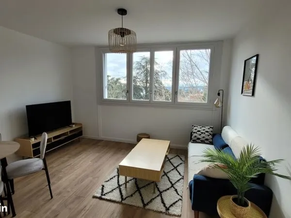 Chambre colocation filles T4 proche Lyon