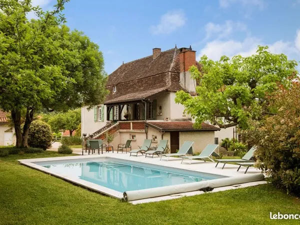 Propriété 8 pièces 203 m²