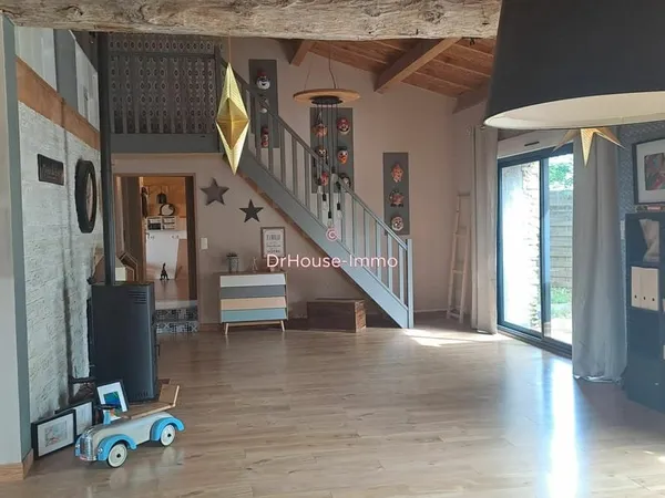 Maison familiale lumineuse 140m² avec potentiel à révéler à Gaillac