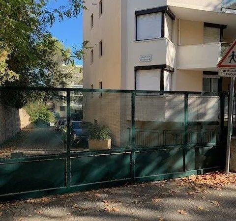 Parking 12 m²