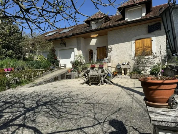 Maison 7 pièces 210 m²