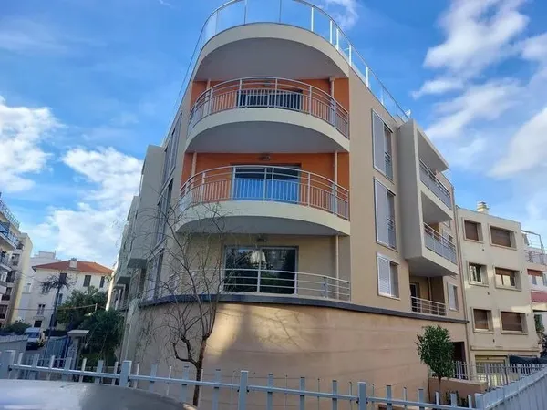 A VENDRE 3 PIECES DANGLE, LOGEMENT NEUF Central Juan-les-Pins