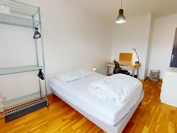 Chambre 4 pièces 98 m²