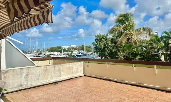 A VENDRE ! Appartement T3 avec terrasse de 38m2 à la Marina