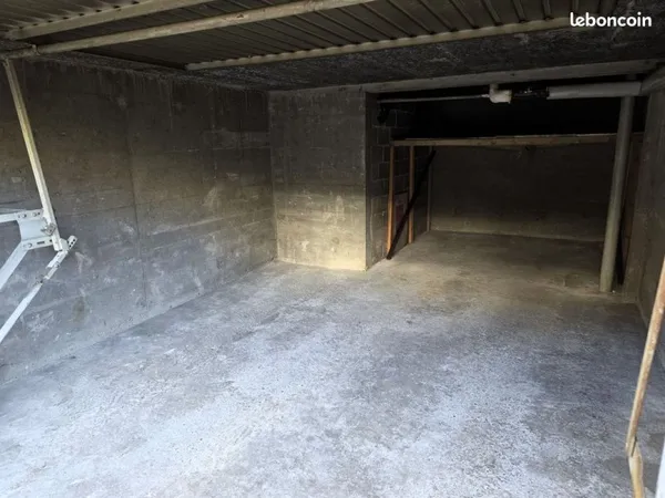 Vente grand garage fermé pour SUV, bateau