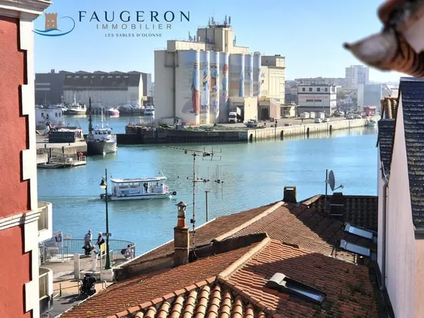LA CHAUME - Unique Appart T3 traversant + Terrasse vue Quai