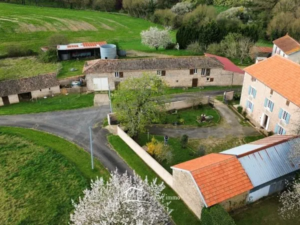 Propriété - 7 chambres - Dépendances
