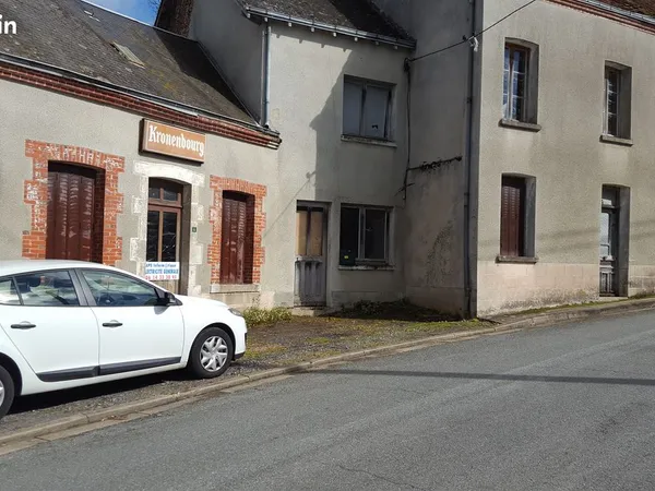 Vente immobilière en plein centre de village