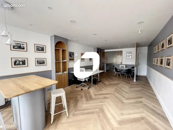 Bureau 150 m²