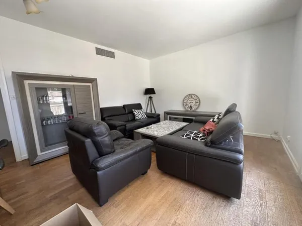 A VENDRE APPARTEMENT T4 PROCHE CHAMPS DE MARS