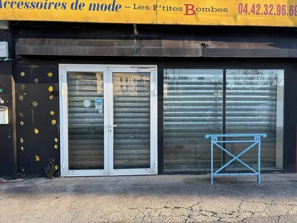 Local commercial 2 pièces 100 m²