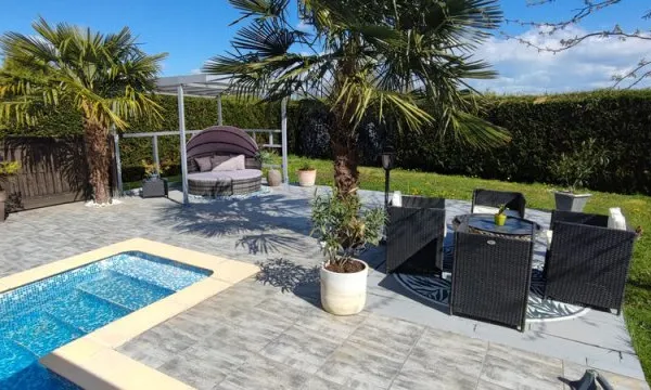 Maison Plain-pied 4 chambres - piscine