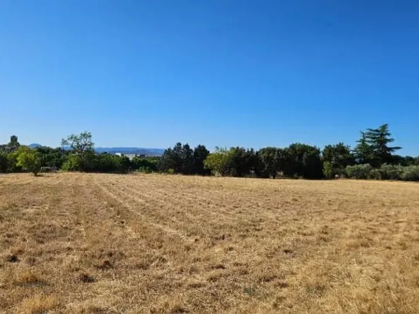 Terrain 247 m²
