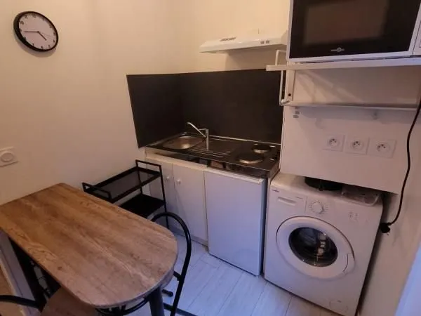 Studio 1 pièce 12 m²