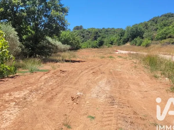Terrain 972 m²