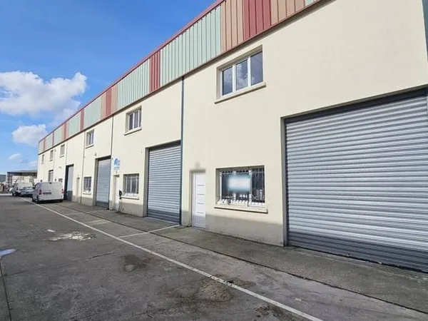 Local d'activité 110 m²