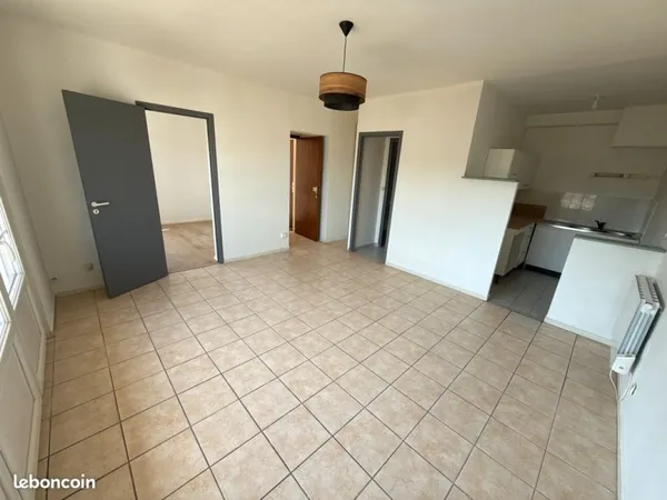 DREUX APPARTEMENT F2 1er ETAGE AVEC PARKING
